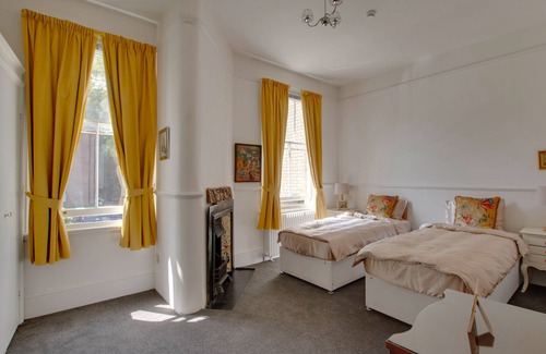 Maidstone House | Stone Court House