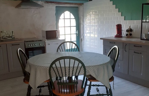 Plufur Cottage | Stone house 10 minutes from the beach