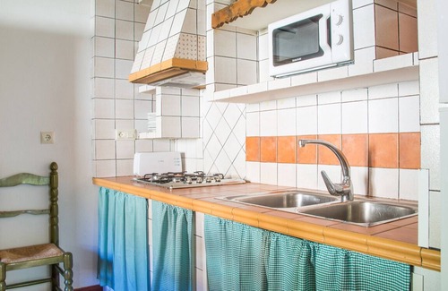 Yeste House | Stone house nº1 for 4 people, Batan Rio Tus