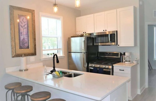 Lincolnville Apartment | Stonewall Apartment A in Historic Downtown, large