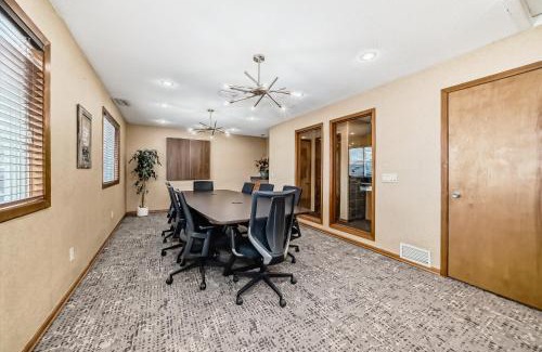 Stony Plain Hotel | Stony Plain Inn & Suites