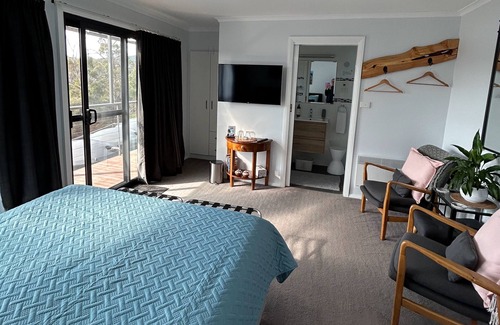 White Beach Bed & Breakfast | Storm Bay B&B