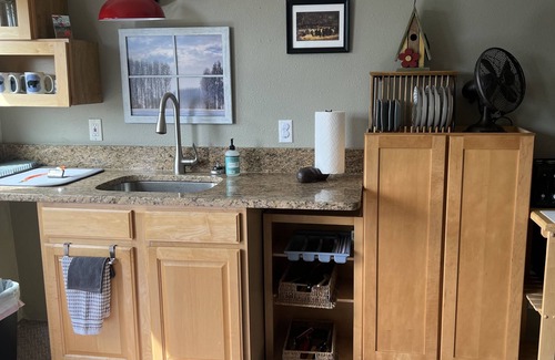 Palmer Bed & Breakfast | STORMY HILL RETREAT on Gooding Lake