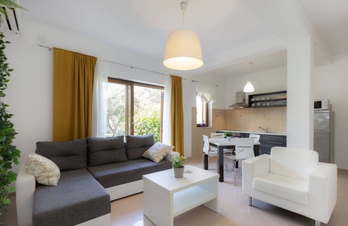 Duga Luka Apartment | stra Sea Side 2 Bedrooms apartment & sea view