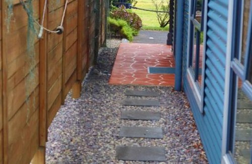 Strahan Apartment | Strahan Bungalows