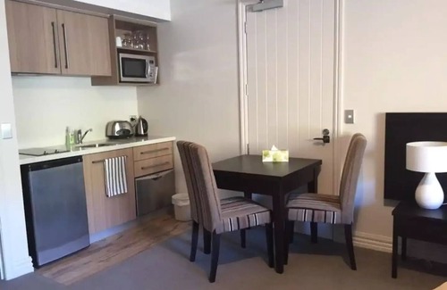 Cardrona House | Studio 26 - One Bedroom with Pool