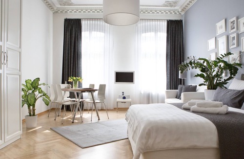 Zentrum-Sued Apartment | Studio 44 - Apartment RIEMANN 1; Center, free WiFi, bicycles