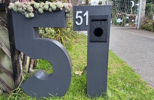 Waikanae Apartment | Studio 51 - just 30 seconds to the beach