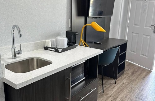 San Ysidro Hotel | Studio 6 Suites San Ysidro, CA -San Diego South Bay