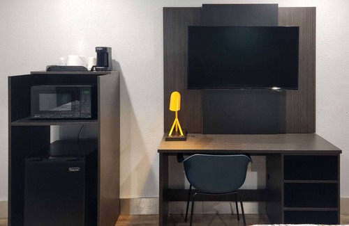 San Ysidro Hotel | Studio 6 Suites San Ysidro, CA -San Diego South Bay