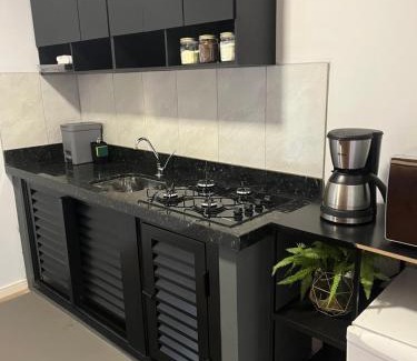 Estrada das Areias Apartment | Studio aconchegante e tranquilo! Perto de tudo!