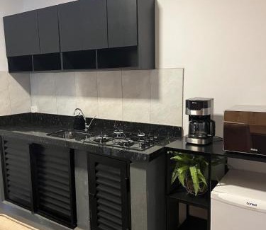 Estrada das Areias Apartment | Studio aconchegante e tranquilo! Perto de tudo!