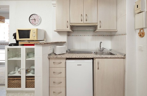 Torre del Mar Apartment | Studio Apartment 'Torre Del Mar' with Sea View, Wi-Fi and Air Conditioning