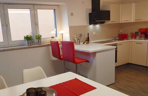 Neuendorf Apartment | Studio Apartment 'Ferienhaus Rheinblick Apartment 1' with Shared Terrace and Wi-Fi