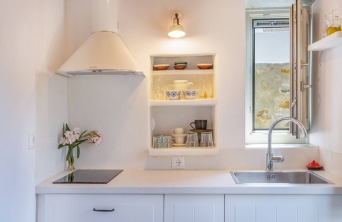 Serifos Apartment | Studio Apartment 'Little North' with Sea View, Private Garden and Air Conditioning