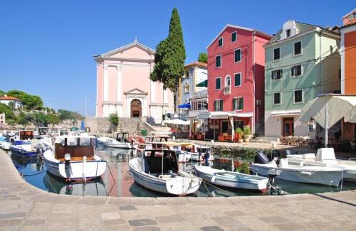 Gornje selo Apartment | Studio Apartment in Susak with Air Conditioning, Wi-Fi (3865-2)