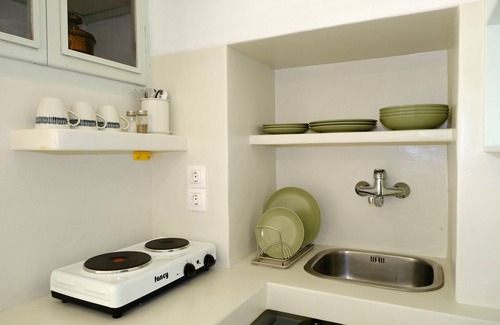 Naxos Apartment | Studio Apartment 'Nymph Stone House with Garden' with Private Terrace, Wi-Fi and Air Conditioning