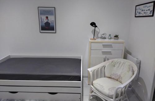 Saint-Charles du Port Apartment | studio charmant canapé lit Netflix Prime video wifi
