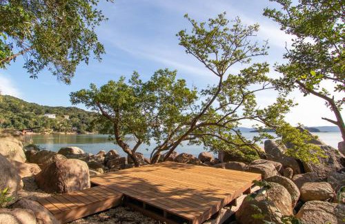 Sambaqui Apartment | Studio com banheira e vista para o mar CH2753