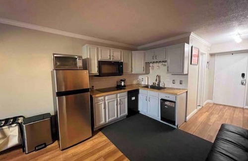Fort Sanders Apartment | Studio Condo near Campus