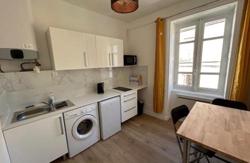 Thizy-les-Bourgs Apartment | Studio Cosy Charme Ancien