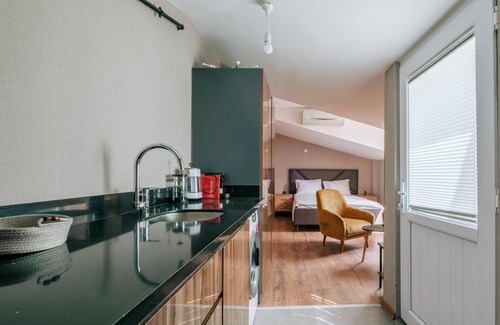 Yakuplu Apartment | Studio Flat w Terrace and View 8 min to Torium