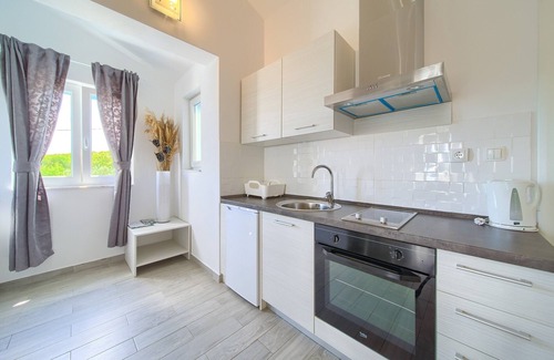 Salatic Apartment | Studio flat with terrace Vrh, Krk (AS-17951-a)