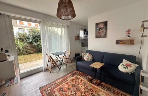 Merville-Franceville-Plage Apartment | Studio 100 m from the beach!