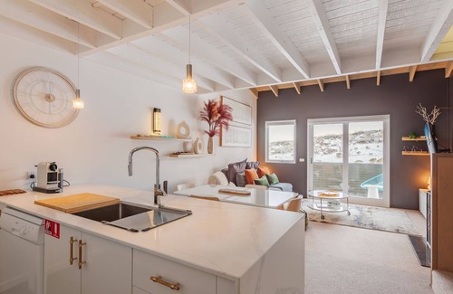 Perisher Valley Apartment | Studio Loft (for 2), The Stables Resort Perisher