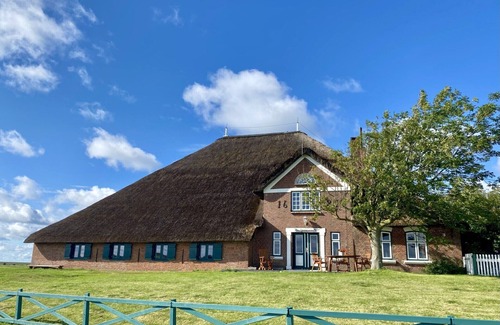 Westerhever Apartment | Studio 'Möwe' with Shared Terrace and Shared Garden