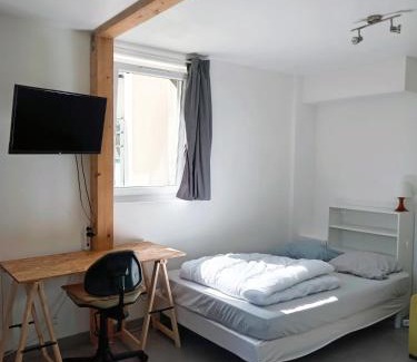 Sainte-Anne - Faubourg Noyon Apartment | Studio neuf avec jardin partagé