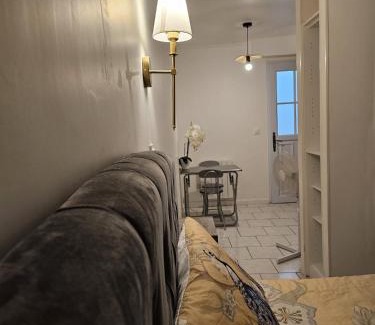 Quartier de la Goutte-d'Or Apartment | Studio Paris