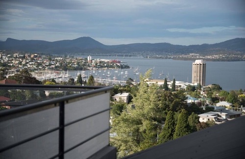 Sandy Bay Apartment | StudioAt10