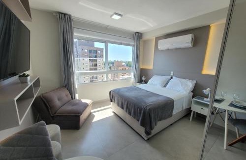 Partenon Apartment | StudioLUX, Vaga Grátis, Piscina, Gym, NetFlix, ao lado da PUC