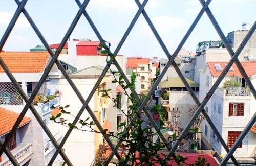 Nhat Tan House | Studios Cozy Suite.