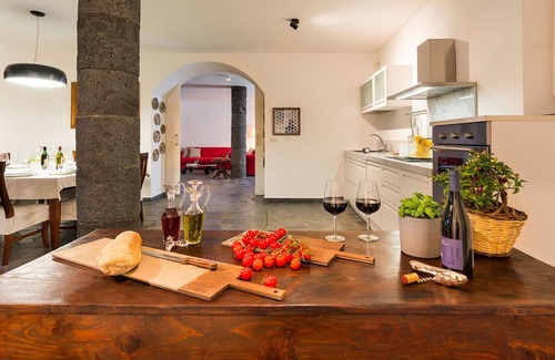 Castiglione di Sicilia Villa | Stunning private villa for 8 people with private pool, A/C, WIFI, TV, terrace and panoramic view
