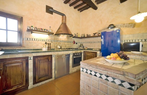 Montopoli in Val d'Arno Villa | Stunning private villa for 9 people with A/C, WIFI, private pool, veranda and panoramic view