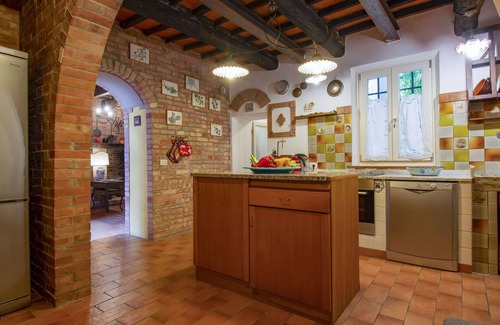 Montopoli in Val d'Arno Villa | Stunning private villa for 9 people with private pool, WIFI, TV, patio and pets allowed
