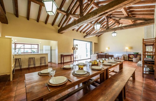 Avila Villa | Stunning 12th Century Luxury Villa Party & Pool