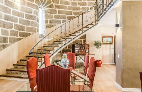 Avila Villa | Stunning 13th Century Luxury Villa* Garden & Pool