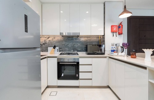 Business Bay Apartment | Stunning 3B City View l King size Bed