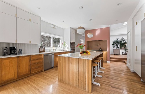 Los Angeles House | Stunning 4-bed 4-bath Mid-Century Home near Universal Studios & Hollywood Bowl