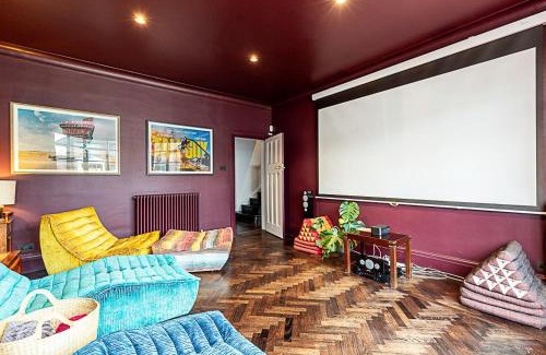 Mapesbury House | Stunning 5 Bed House in Willesden Green!