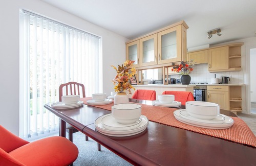 Eastbrook House | Stunning 5 bedroom detached house in Hornchurch