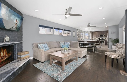 West Newport Condo | Stunning 6-Bedroom Oceanview Vacation Home w/Rooftop Deck