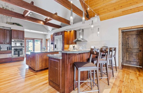 Blue River House | Stunning 6BR Lodge w/Beautiful Mt. Quandary Views