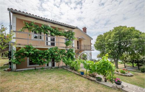 Koromacno Apartment | Stunning Apartment In Koromacno