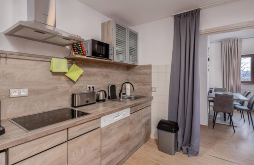 Opric Apartment | Stunning apartment in Lovran with WiFi