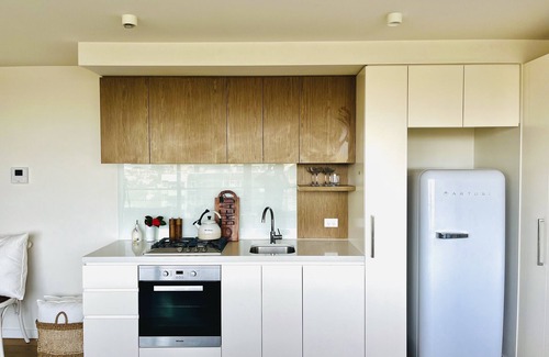 South Yarra Apartment | Stunning Bay Views & Central South Yarra Location