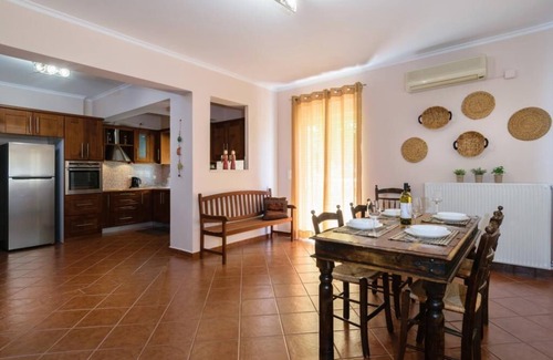 Daratsos House | Stunning Comfortable Family House in Chania